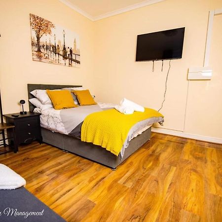 River Street Apartments Truro Bagian luar foto