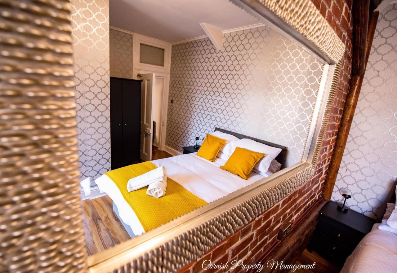 River Street Apartments Truro Bagian luar foto