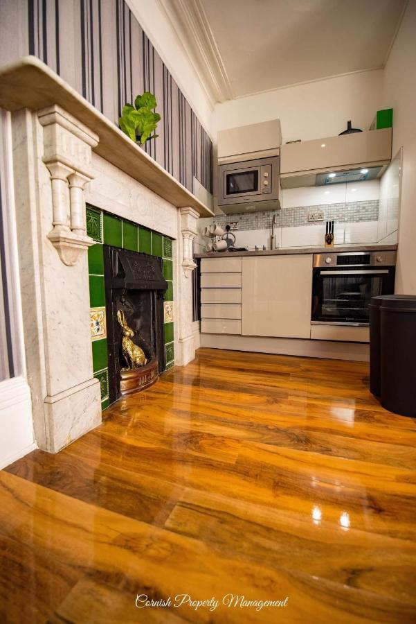 River Street Apartments Truro Bagian luar foto