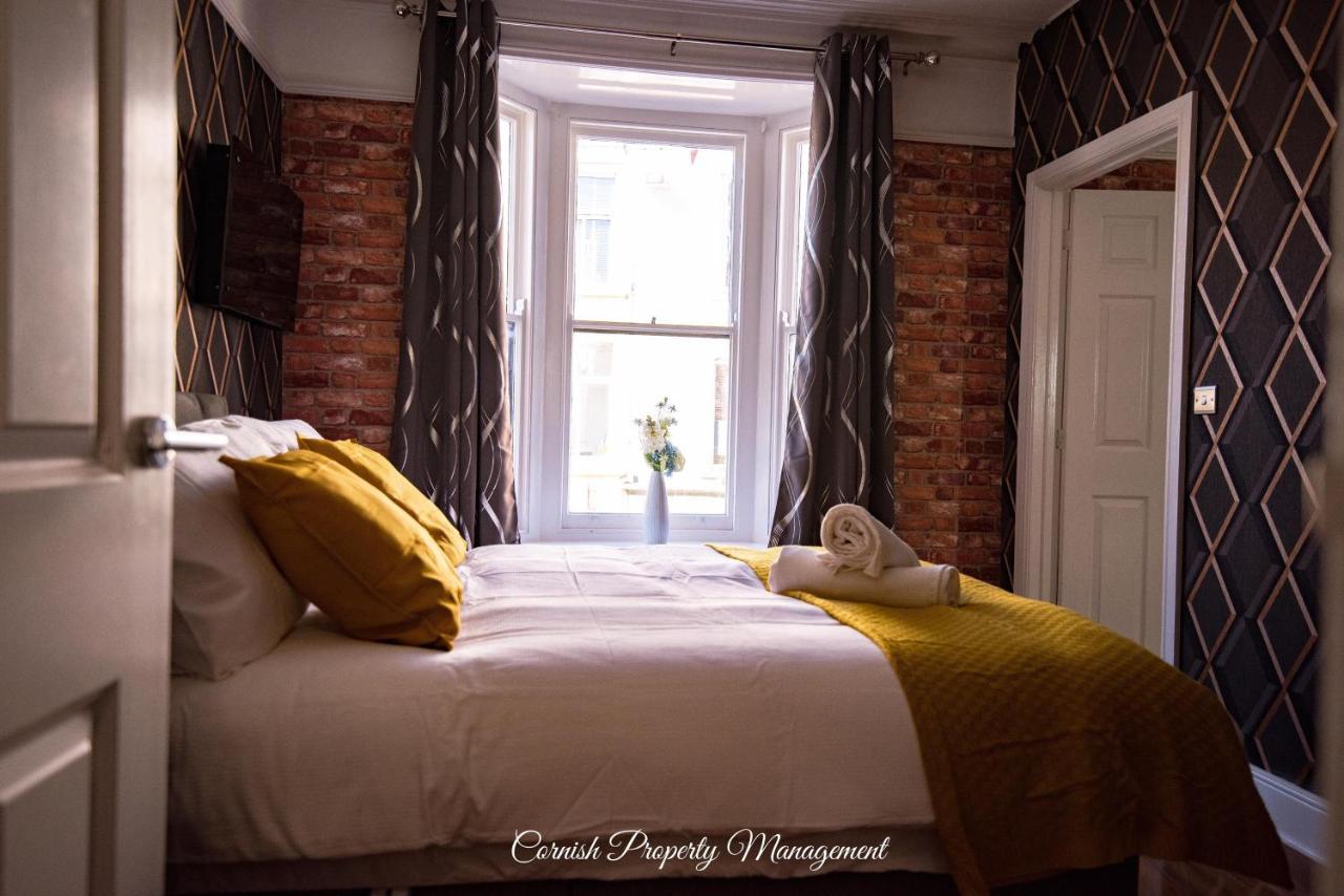 River Street Apartments Truro Bagian luar foto