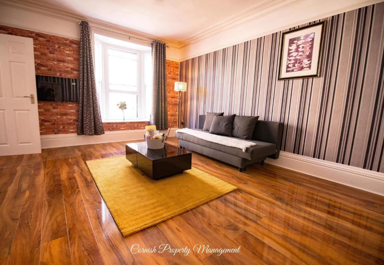 River Street Apartments Truro Bagian luar foto