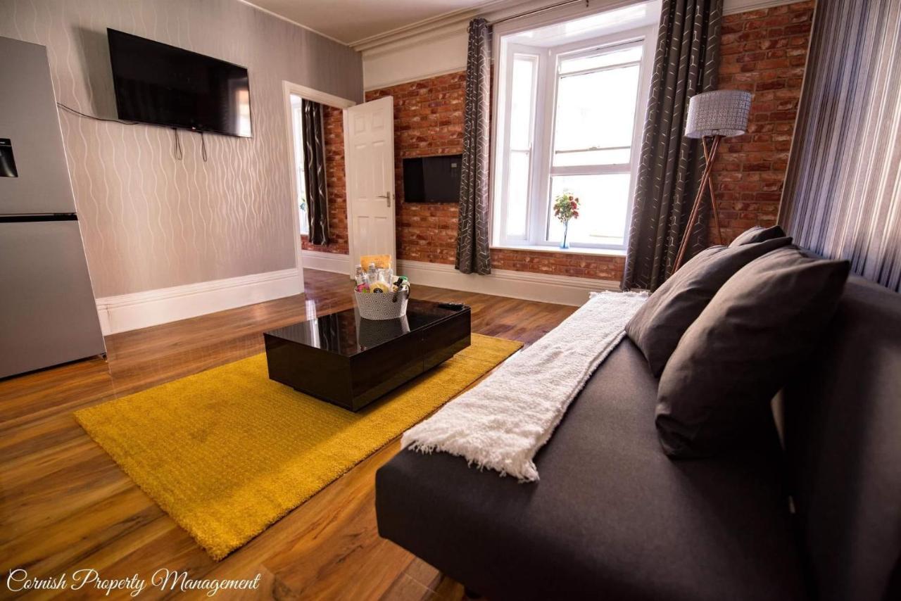 River Street Apartments Truro Bagian luar foto
