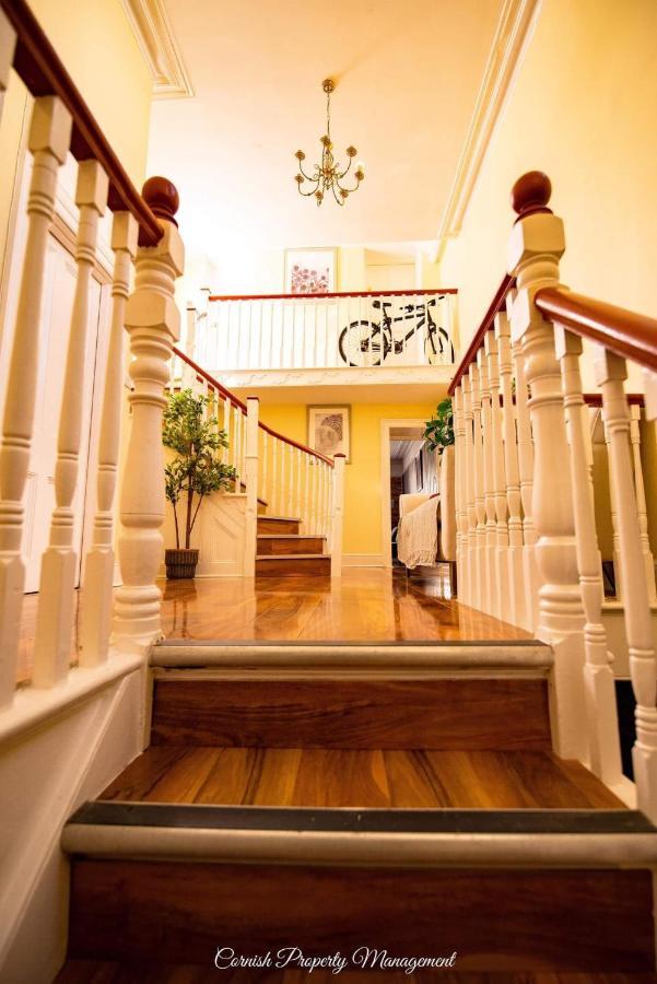 River Street Apartments Truro Bagian luar foto