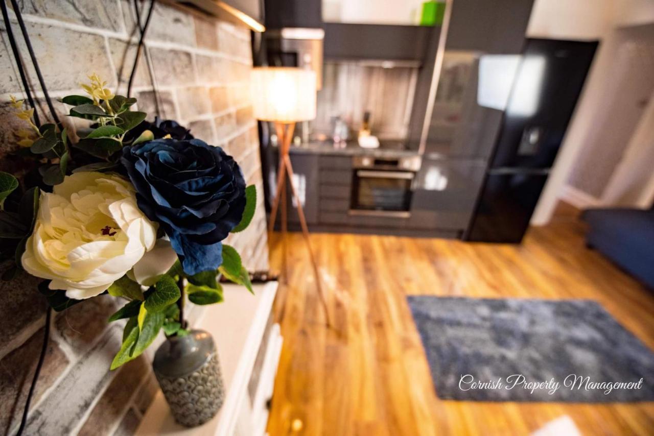 River Street Apartments Truro Bagian luar foto